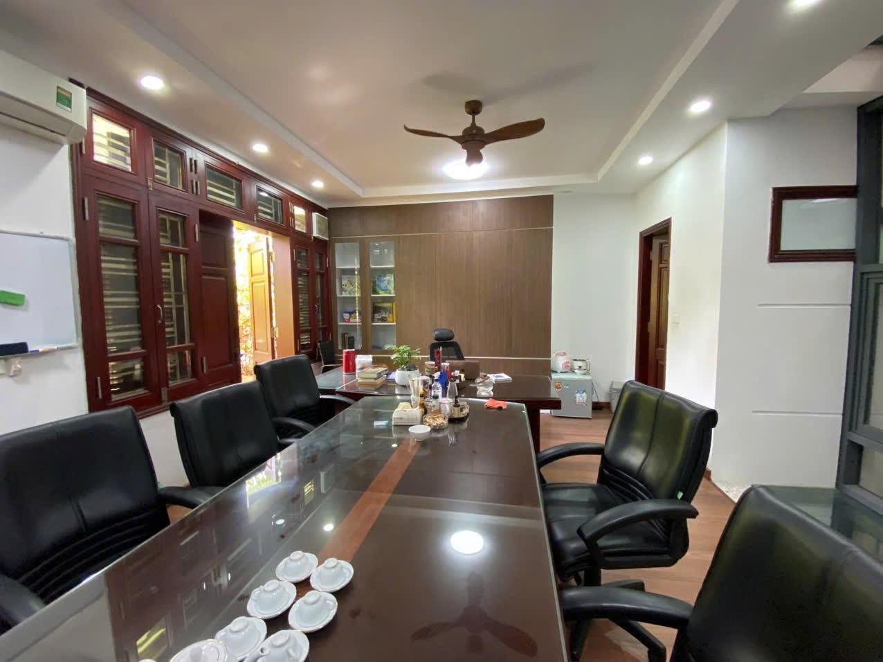 BÁN NHÀ PHỐ TRUNG KÍNH TO, CẦU GIẤY - 80M² - MT 6M - Ô TÔ TRÁNH - KINH DOANH - GIÁ 36.5 TỶ - Ảnh chính